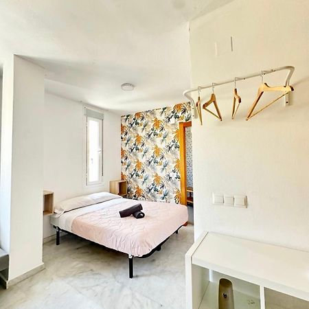 Apartamentos Playa Misericordias مالقة المظهر الخارجي الصورة