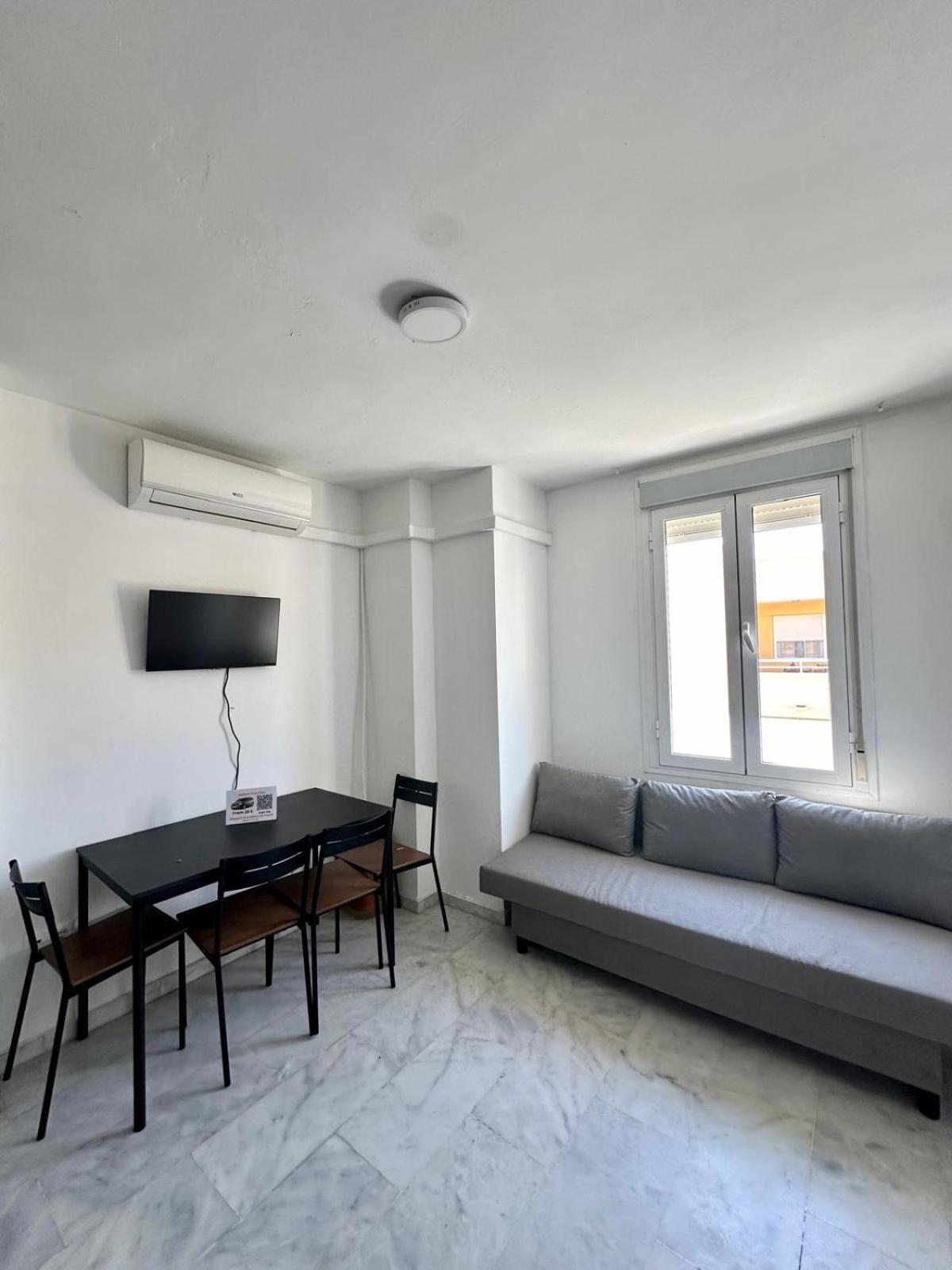 Apartamentos Playa Misericordias مالقة المظهر الخارجي الصورة