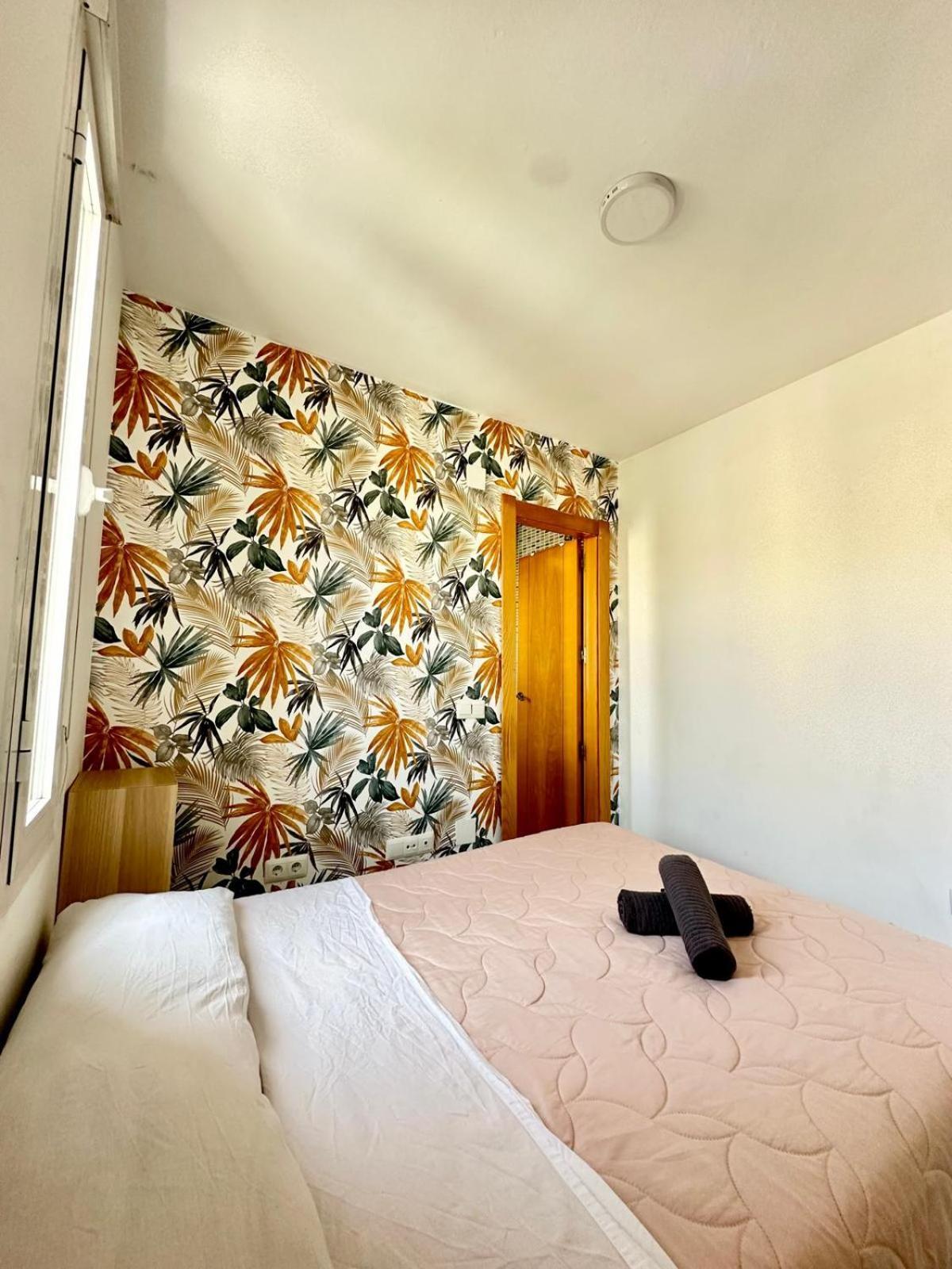 Apartamentos Playa Misericordias مالقة المظهر الخارجي الصورة